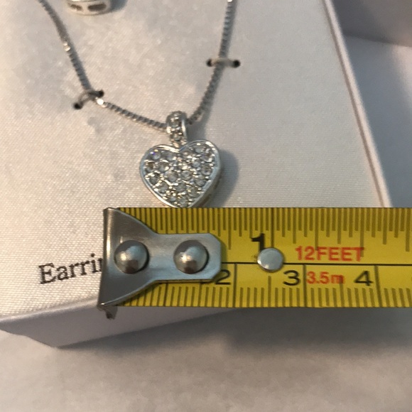 Silver tone & crystal heart necklace earrings set - Picture 5 of 7